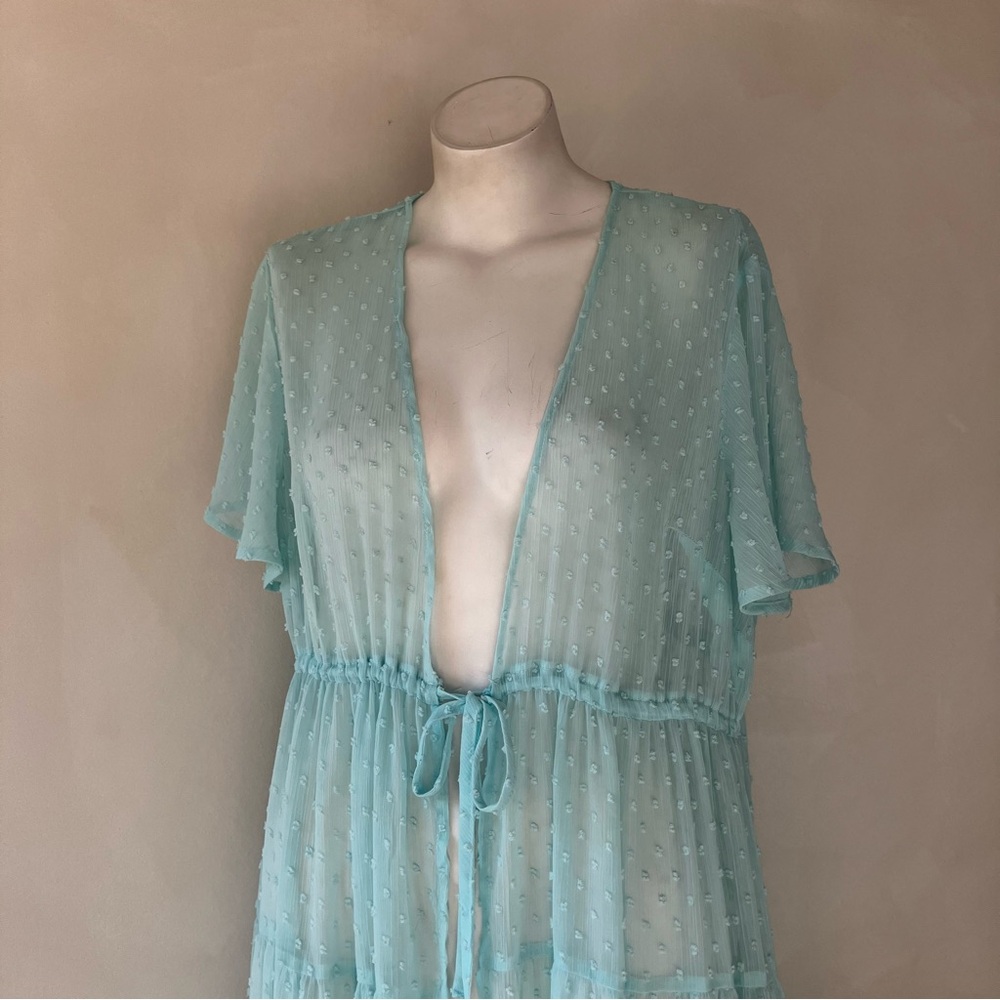 Torrid | Clip Dot Tiered Kimono Layering Coverup - Picture 3 of 9